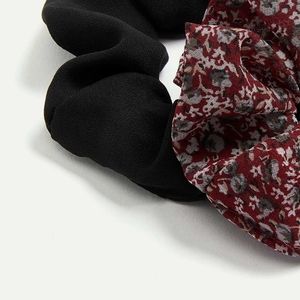🌺 3x$25 🌺 Scrunchies